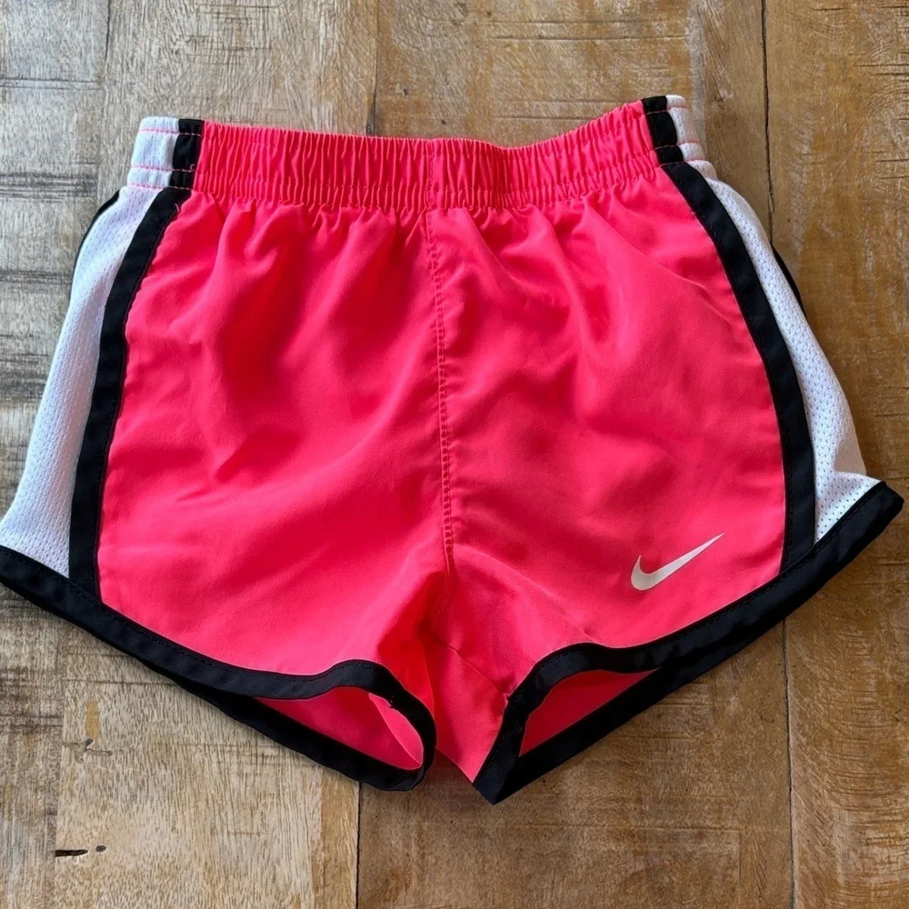 Nike Girls Vibrant Pink Athletic Shorts 3t